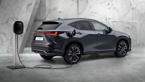 2021-lexus-all-new-nx-overview-450h+-gallery-04-1920x1080_tcm-3149-2272989-2