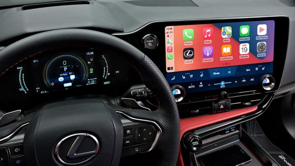 Lexus NX steering wheel, dashboard and multimedia display 