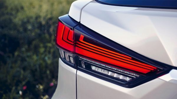 פנס אחורי של הSUV לקסוס RXL