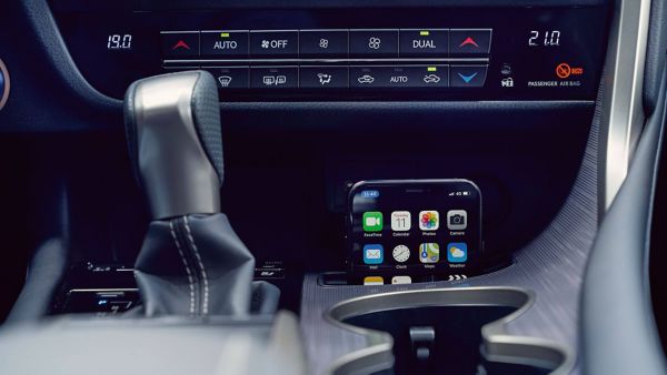 סביבת הנהג של לקסוס RX L