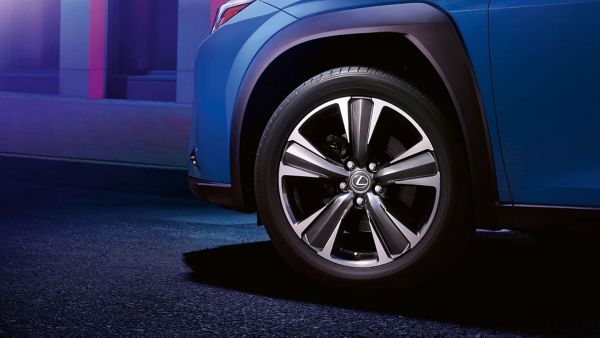 Lexus UX 300e wheel close up