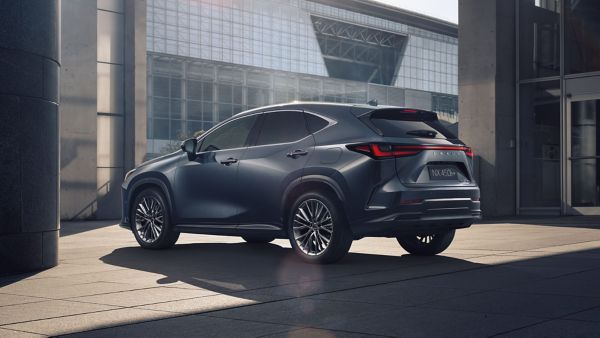 2021-nx-phev-pioneers-in-electrified-1920x1080
