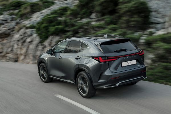 2021_NX_DPL_NX450h_plus_Dynamic_002-1