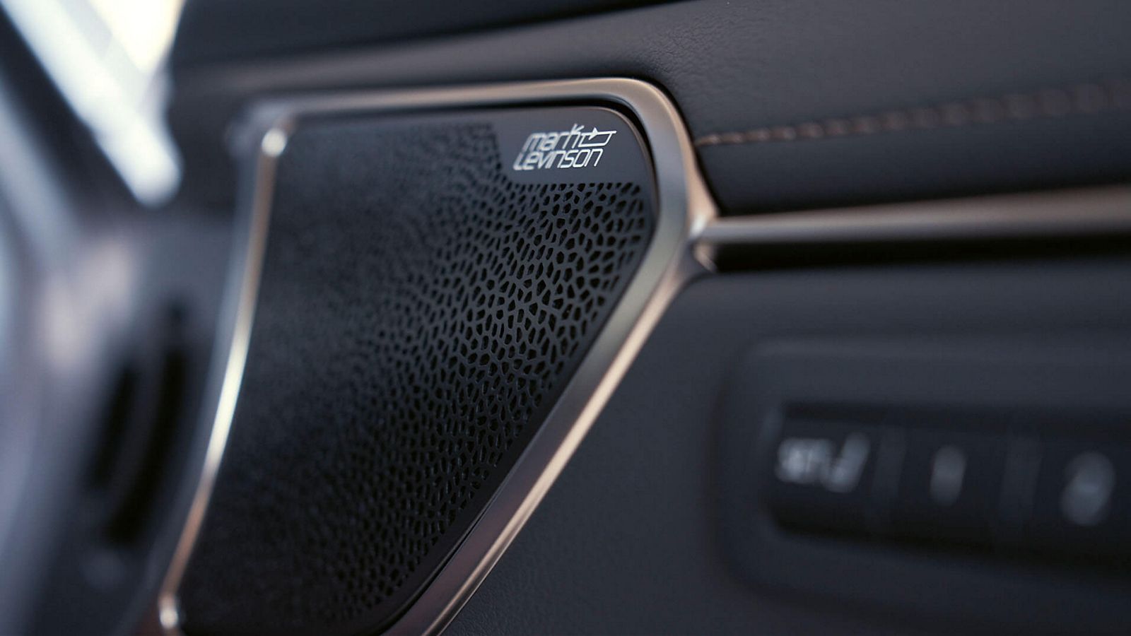 2022-MY23-LC-MARK-LEVINSON-SPEAKER-1920x1080