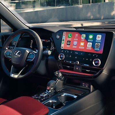Pantalla con funciones CarPlay / Android Auto integradas para