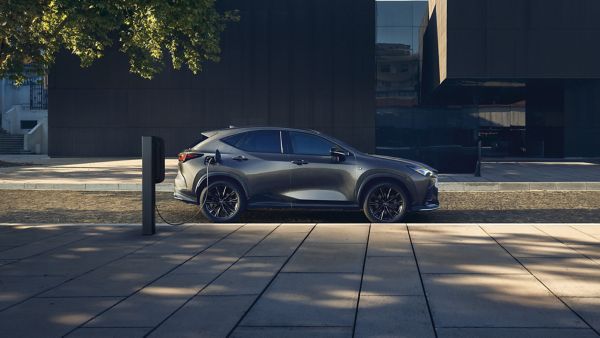 2022-dxp-lexus-plug-in-hybrid-benefits-hero-1920x1080