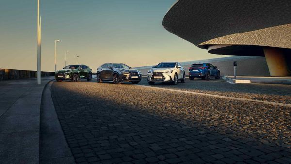 2022-dxp-lexus-suv-signpost-01-1920x1080