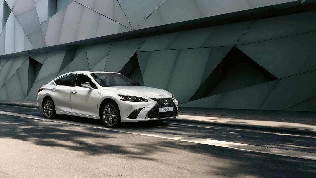 Lexus RX самозаряжающийся гибрид