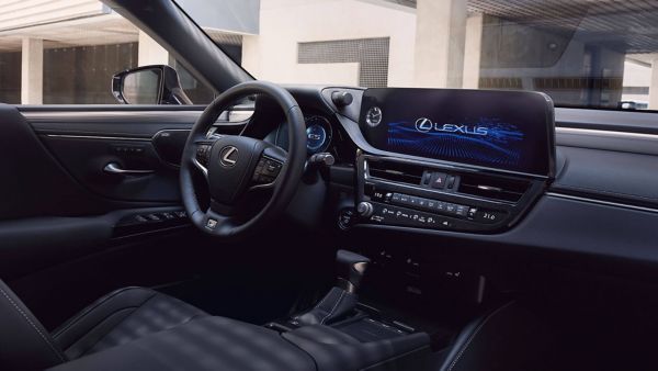 Front interior of a Lexus ES