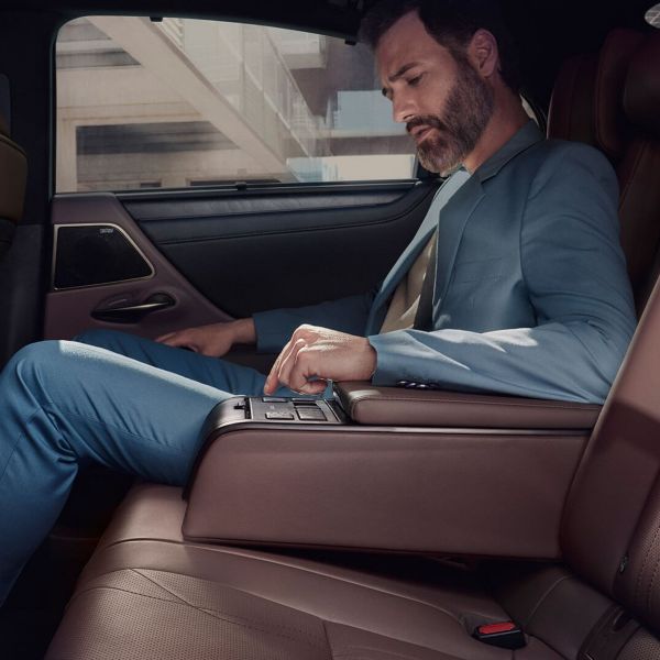 2022-lexus-es-overview-gallery-interior-09-1920x1080-1