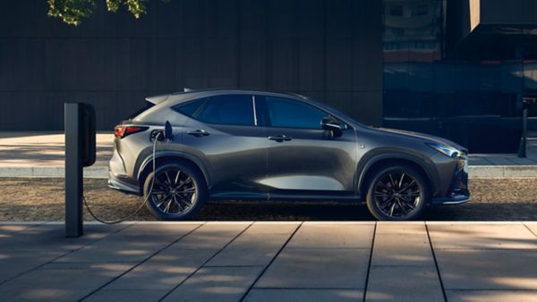 Lexus NX 450+