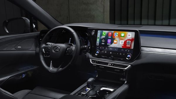 Apple CarPlay™ y Android Auto™ 