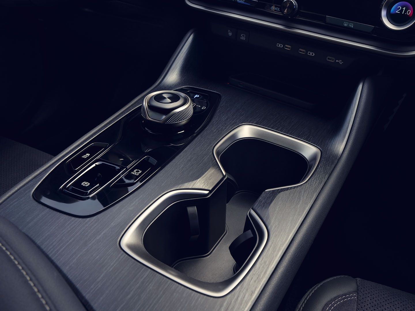 Lexus RZ интериорни детайли