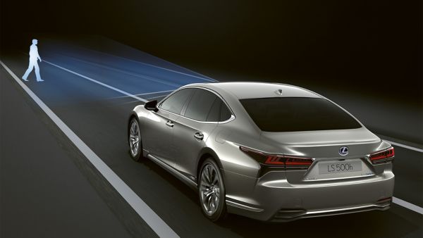 2022-lexus-safety-pre-collision-system-with-pedestrian-detection-1920x1080