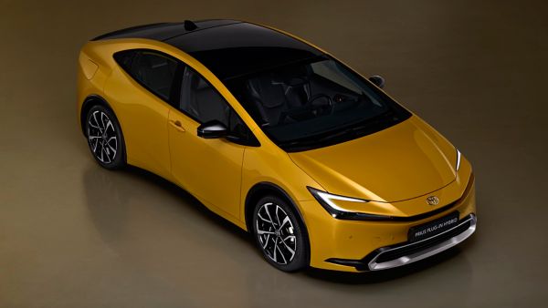 2022-prius_plug-in-hybrid