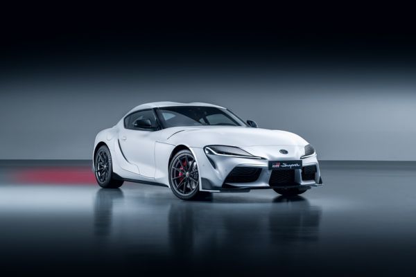 Neu: Der Toyota GR Supra mit einem Schaltgetriebe nach Mass für echte Fahrpuristen