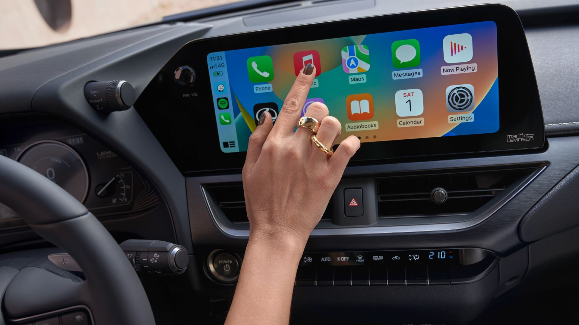 Lexus multimedia touchscreen