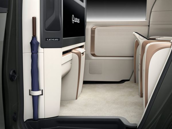 2023-lexus-lm-seamless-hospitality-left-right