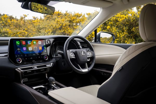 Lexus RX 450h drivers cockpit