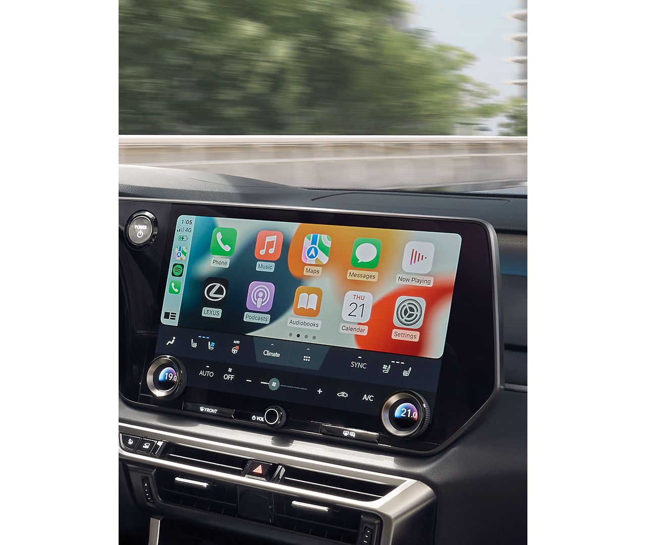 2023-lexus-rx-stay-ahead-left-right-multimedia-connectivity-810x1080