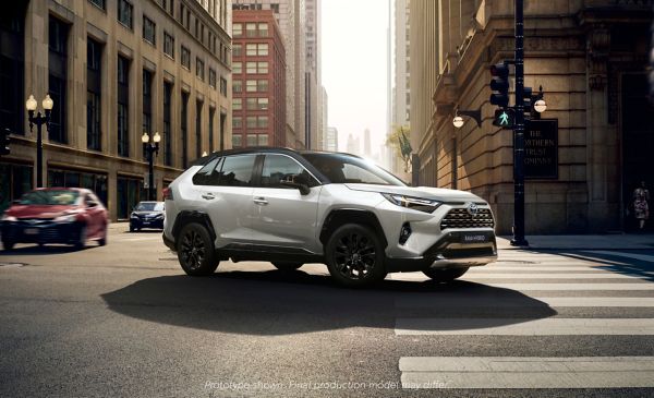 2023-rav4-ext-001-2