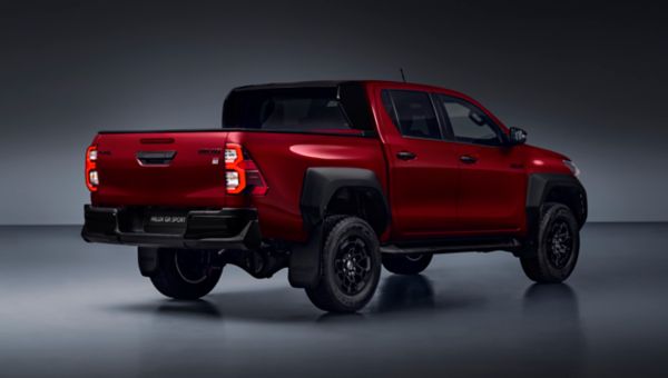 2023_HILUX-GR-SPORT-Main-shots-2