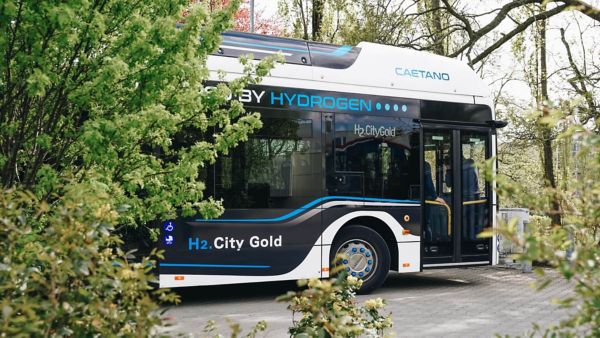 Grüner Wasserstoff als Antriebsart für Fahrzeuge im Nahverkehr