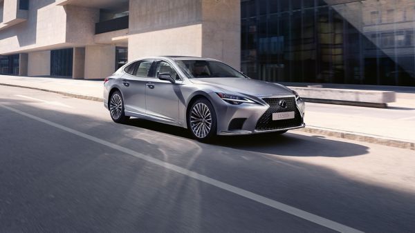 2024-lexus-ls-hero-exterior-opt2-1920x1080-in-perpituity (1)