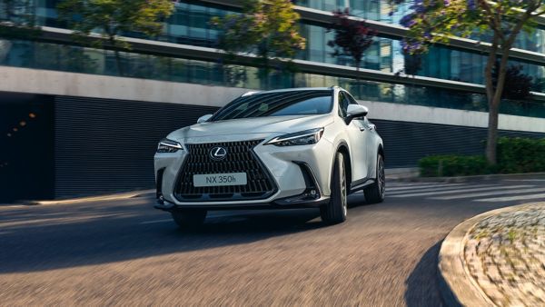 Lexus NX 350h driving