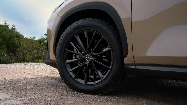 2024-lexus-nx-gallery-exterior-05-in-perpituity-1920x1080