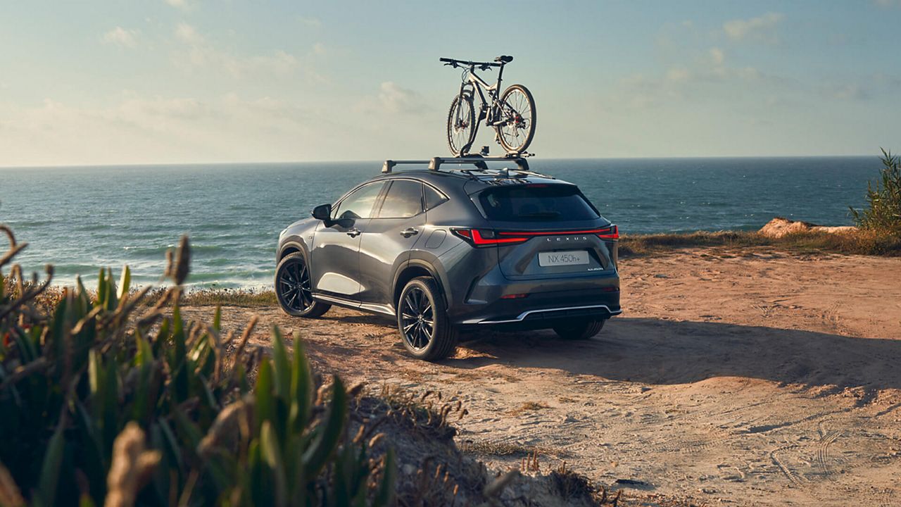 Lexus ブラック オーバーオール Explore Genuine Lexus Accessories Online | Lexus UK