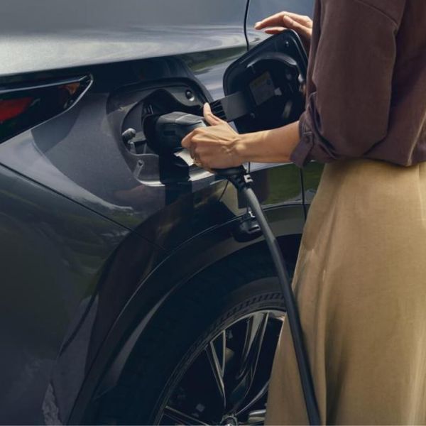 2024-lexus-nx-powertrain-plug-in-hybrid-best-of-petrol-and-electric kwadrat