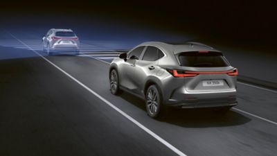 Lexus LX standstill blind spot monitor and wing mirror 