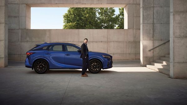 2024-lexus-rx-extra-services-buying-your-ls-business-packages-1920x1080-011025-8