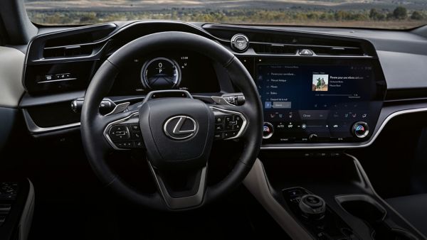 Apple CarPlay™ y Android Auto™ 