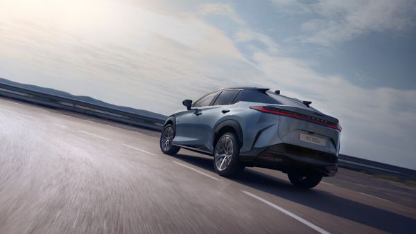 2024-lexus-rz-gallery-exterior-07-1920x1080-inperpituity