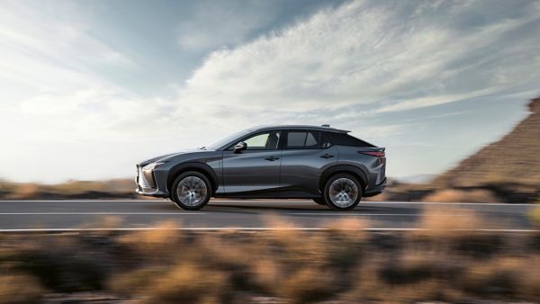 2024-lexus-rz-gallery-exterior-11-1920x1080-inperpituity