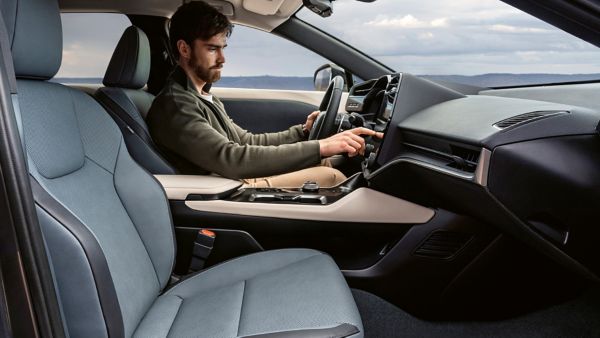 2024-lexus-rz-gallery-interior-06-1920x1080-190425