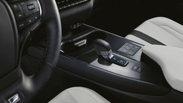 2024-lexus-ux-gallery-interior-6-1920x1080