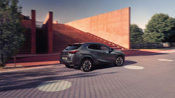 Rear view of the Lexus UX 300e