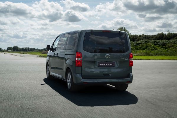 The adaptable Proace Verso with some of its rear seats folded 