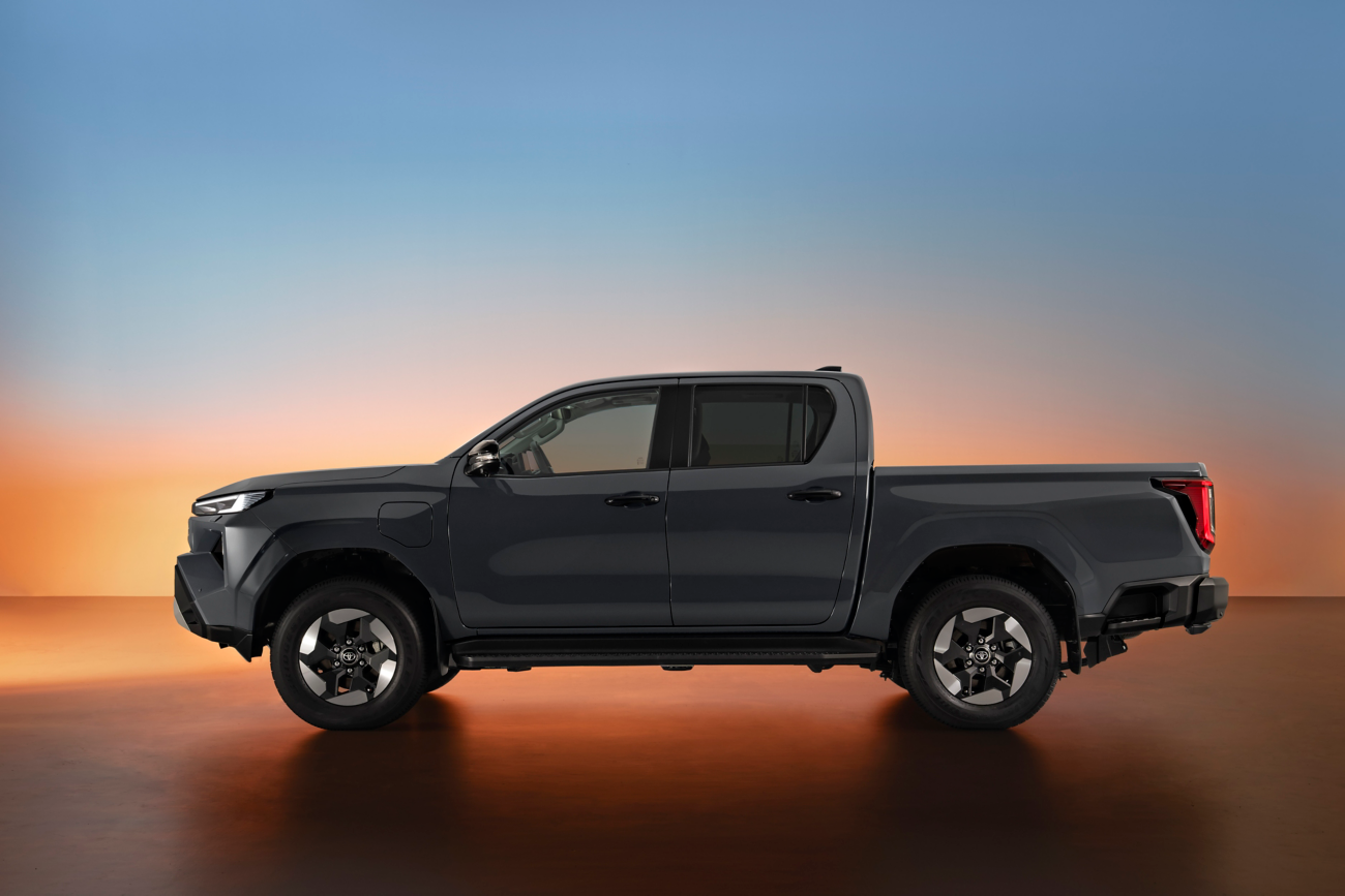 Nouveau Toyota Hilux électrique – vue de profil