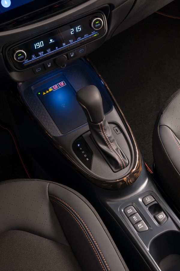 2025 Aygo X High Grade_Interior_001