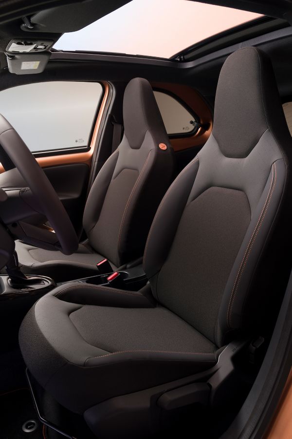 2025 Aygo X High Grade_Interior_003