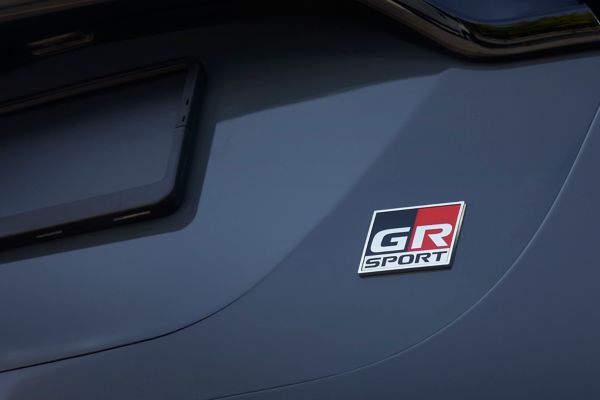 2025 YARIS GR SPORT_Logo