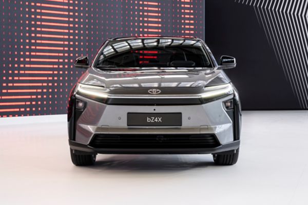2025-bz4x-awd-002