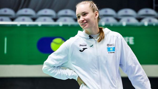 Elena Rybakina on a tennis court