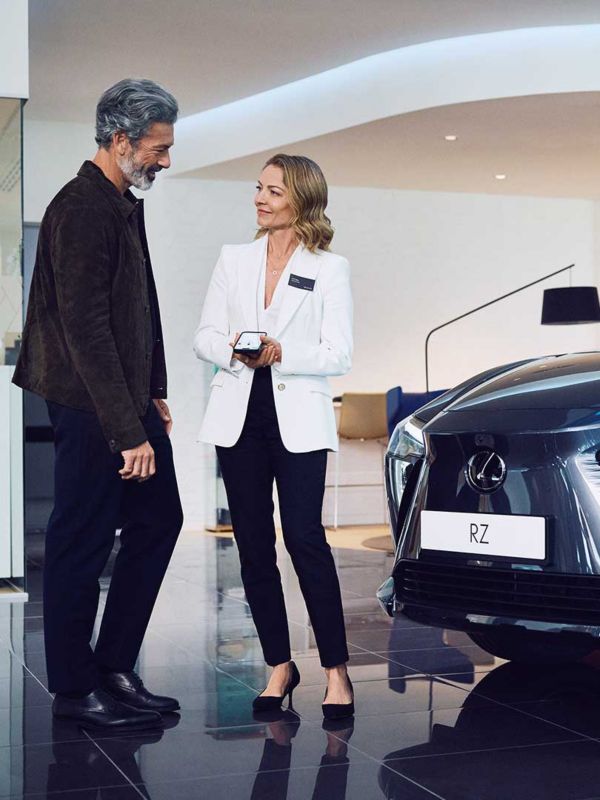 2025-lexus-business-plus-world-class-customer-service-810x1080-00