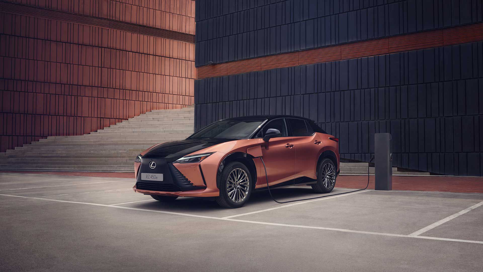 lexus a carregar