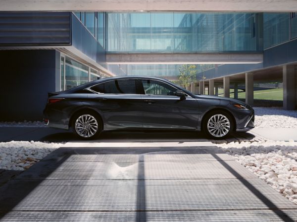 Side view of a parked Lexus ES